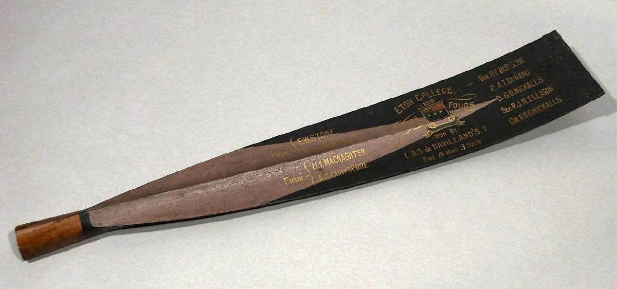 illuminated oar spoon River & Rowing Museum